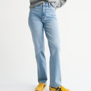 Abercrombie & Fitch Curve Love 90s Straight Mid Rise